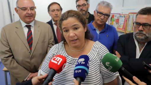 Covid-19: Funcionários públicos podem ser chamados a trabalhar para privados mas com acordo - Governo