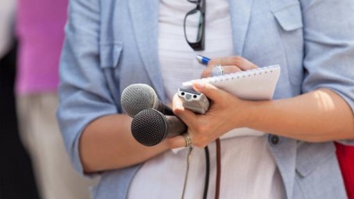 Covid-19: Governo irá anunciar &quot;muito em breve&quot; medida de emergência para os media