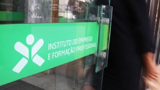 Covid-19: Número de desempregados inscritos sobe 10% até meados de abril