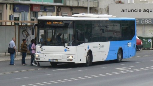 Covid-19: Utentes de Loures dizem que &#039;lay-off&#039; da Rodoviária de Lisboa põe em causa a saúde