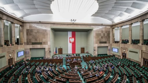 Parlamento polaco chumba projeto para proibir aborto por malformações do feto