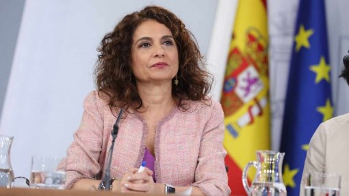 Covid-19: PM espanhol reúne-se com PP para explorar pacto de reconstrução do país