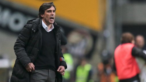 Covid-19: Treinador do Boavista quer jogar e que a I Liga fuja ao cancelamento