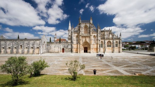 Covid-19: Município da Batalha aprova meio milhão de euros para revitalizar economia local