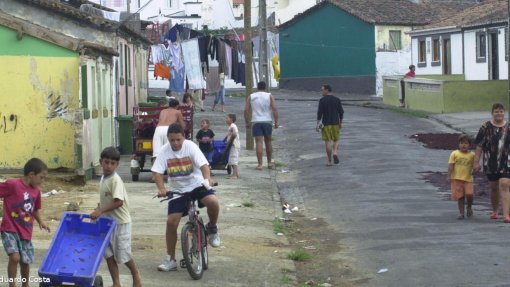 Covid-19: Dois ex-reclusos em confinamento nos Açores autorizados a ir a outro concelho