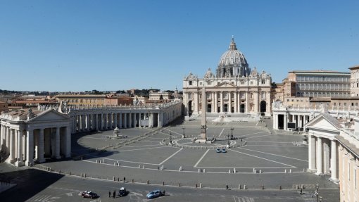 Covid-19: Vaticano decide pela reativação gradual das cerimónias ordinárias
