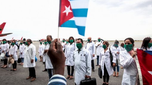 Covid-19: Angola regista 25 casos, doente mais recente é médica vinda de Cuba