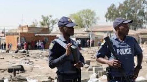 Covid-19: Pelo menos 89 polícias detidos por violarem confinamento na África do Sul