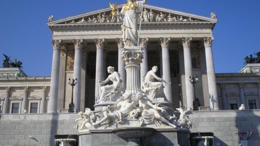 Covid-19: Parlamento austríaco quer bloquear apoios a empresas em paraísos fiscais