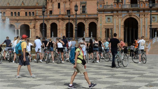 Covd-19: Espanha permite saída à rua de menores acompanhados durante uma hora por dia