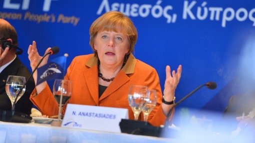 Covid-19: Merkel defende maior contribuição da Alemanha para orçamento europeu