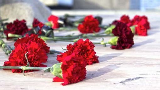 25 Abril: Celebração sem desfile mas com sessão solene que já falhou 4 vezes em 44 anos