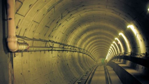Construção do túnel ferroviário e rodoviário mais longo do mundo começa em 2021