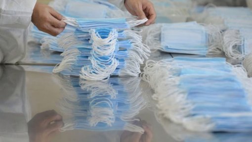 Covid-19: Voluntários já produziram mais de 50 mil máscaras de proteção em Leiria