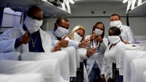 Covid-19: Cuba envia 216 profissionais de saúde para a África do Sul