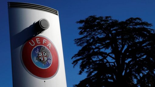 Covid-19: UEFA quer planos de regresso do futebol até 25 de maio