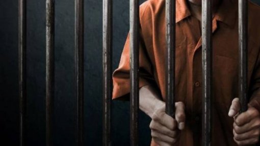 Covid-19: Regime excecional permitiu libertar 1.867 reclusos