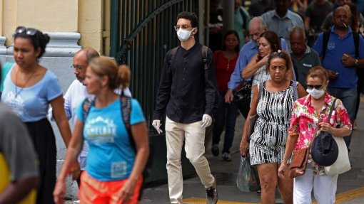 Covid-19: Brasil autoriza testes rápidos ao novo coronavírus em farmácias