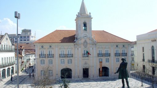 Covid-19: Câmara de Aveiro entrega equipamento de proteção e gel a lares