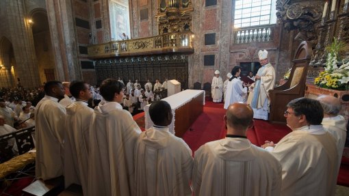 Covid-19: Diocese do Porto recorre ao &#039;lay-off&#039; para colaboradores e elementos do clero