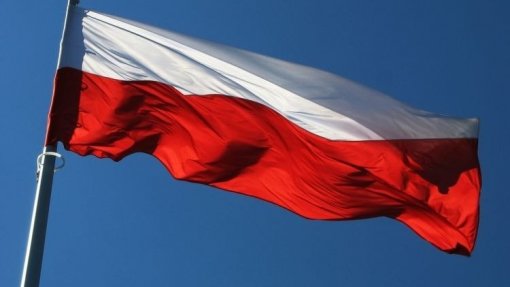 Covid-19: Polónia reabre creches, hotéis e centros comerciais na próxima semana
