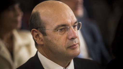 Covid-19: Parlamento debate 5.ª feira relançamento da economia com ministro Siza Vieira