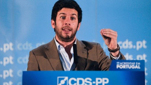 Covid-19: CDS quer majoração de 20% no subsídio de desemprego para cidadãos de Ovar