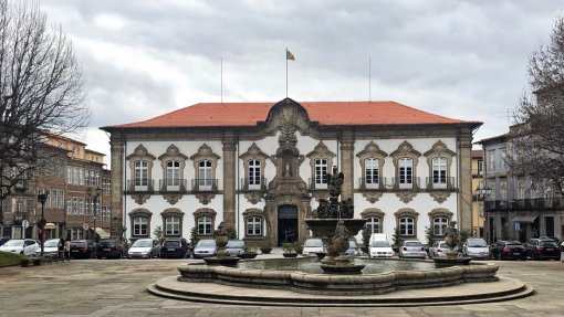 Covid-19: Câmara de Braga mantém espaços públicos encerrados até 18 de maio
