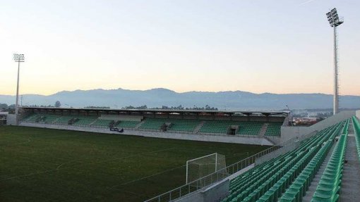 Covid-19: Tondela com estádio preparado e otimista com “decisão inteligente do Governo”