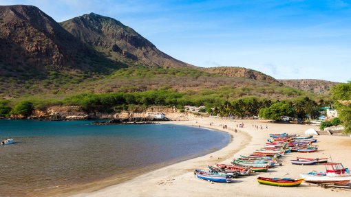 Covid-19: Mais de 16.000 contratos de trabalho de quase mil empresas suspensos em Cabo Verde