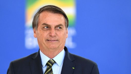 Covid-19: Justiça rejeita relatório e dá 48 horas para Bolsonaro apresentar os testes