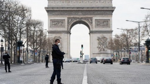 Covid-19: Fim do confinamento gera receios a quem volta ao trabalho em Paris