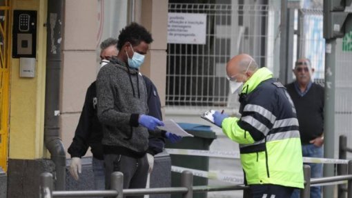 Covid-19: PSP detetou refugiado infetado às compras por ter fome em Loures