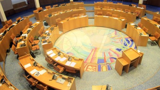 Covid-19: Pandemia volta a marcar agenda parlamentar nos Açores