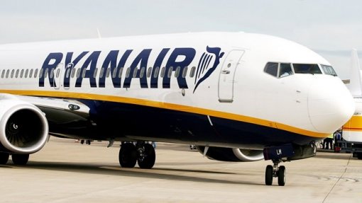 Sindicato acusa Ryanair de ameaçar cortes salariais e despedimentos