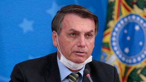 Covid-19: Metade dos brasileiros &quot;chumba&quot; administração de Bolsonaro na pandemia