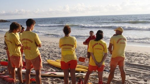 Covid-19: Praias vigiadas por 742 elementos da Autoridade Marítima Nacional