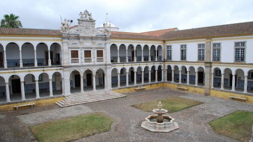 Universidade de Évora candidata projetos de investigação a concursos da FCT