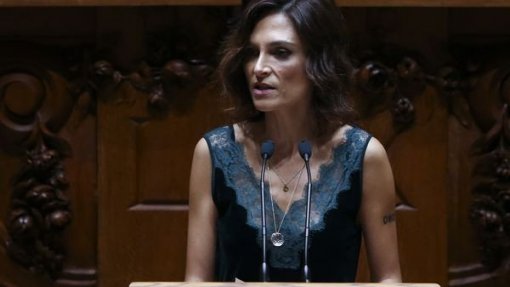 Eutanásia: Isabel Moreira (PS) vai fazer texto de consenso para nova lei