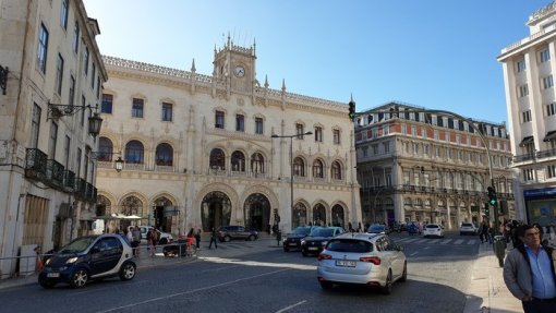 Restrições ao trânsito automóvel na Baixa de Lisboa adiadas - Medina