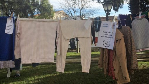 Covid-19: Iniciativa &quot;Estendal no Jardim&quot; em Évora &quot;cai do céu&quot; para apoiar quem precisa