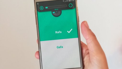 Escola de Saúde de Coimbra cria aplicação para treino auditivo com telemóvel
