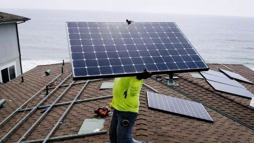 Covid-19: Empresa de painéis solares da Póvoa de Varzim aumenta vendas para setor doméstico