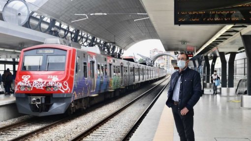 Covid-19: Três infetados entre 2.000 trabalhadores dos comboios da CP – Governo