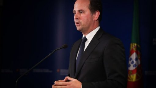 Covid-19: Medina diz que &quot;há convergência total&quot; com Governo no combate à pandemia