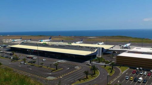 Covid-19: Governo dos Açores quer informatizar testes feitos no continente