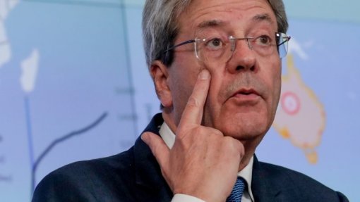 UE/Previsões: Gentiloni atribui cenário mais pessimista para Portugal à queda no turismo