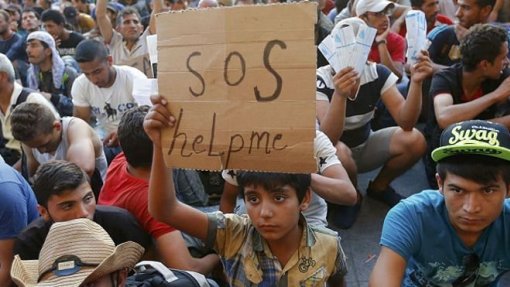 Refugiados vulneráveis despejados pelo Governo grego e forçados a dormir nas ruas - MSF