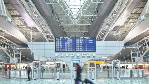 Covid-19: Passageiros com destino à Madeira podem fazer testes gratuitos no Porto - Governo Regional