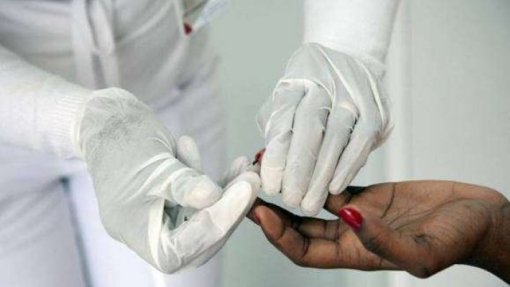 Quase 4 mil mulheres moçambicanas com HIV recebem tratamento contra cancro do útero